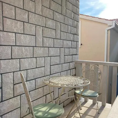 Apartment Ruskamen Sea View